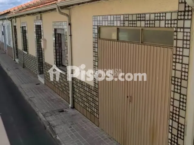 Casa adosada en venta en El Poblado-Constitución-El Villar