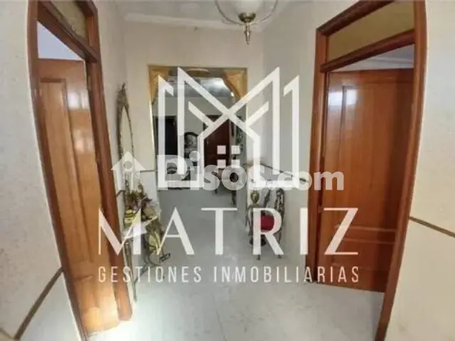 Casa adosada en venta en Tomelloso