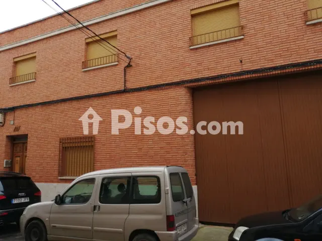 Casa unifamiliar en venta en Calle de Agustina de Aragón