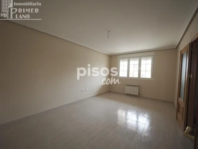 Casa adosada en venta en Avda. Juan Carlos I