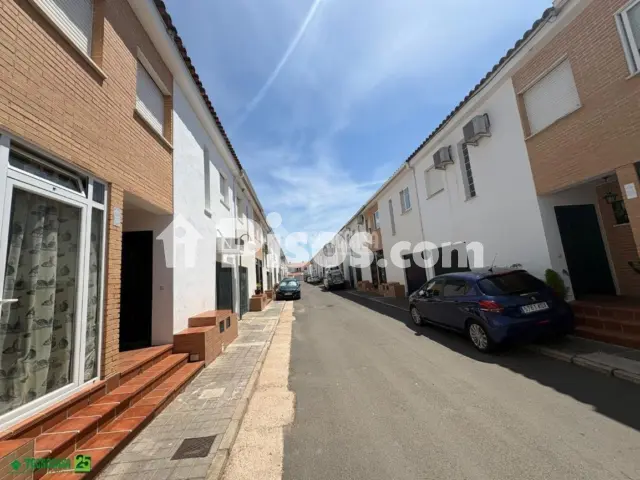Casa adosada en venta en Calle de las Viñas